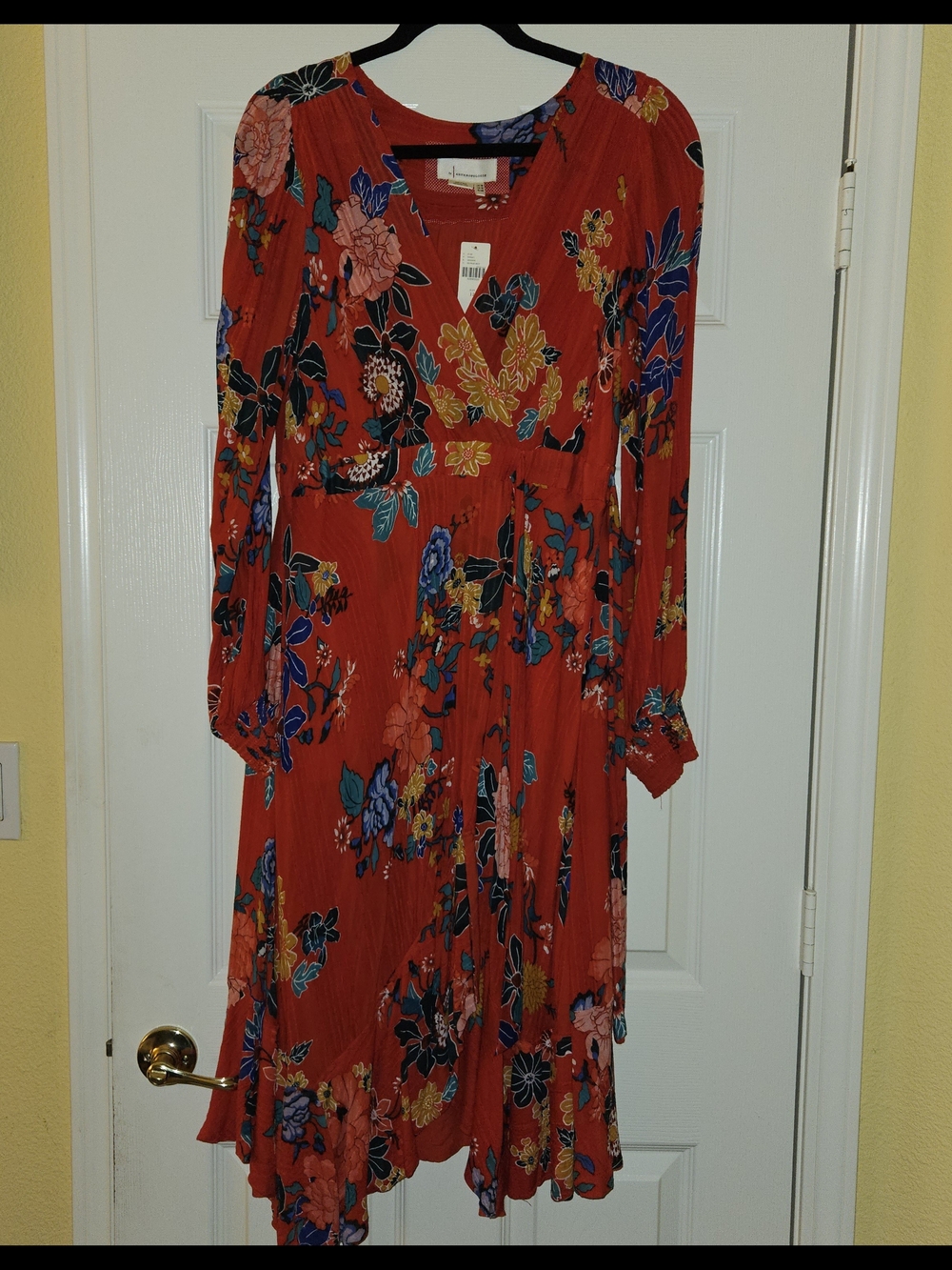 Women's Red Floral Long-Sleeve Midi Dress with V-Neck
